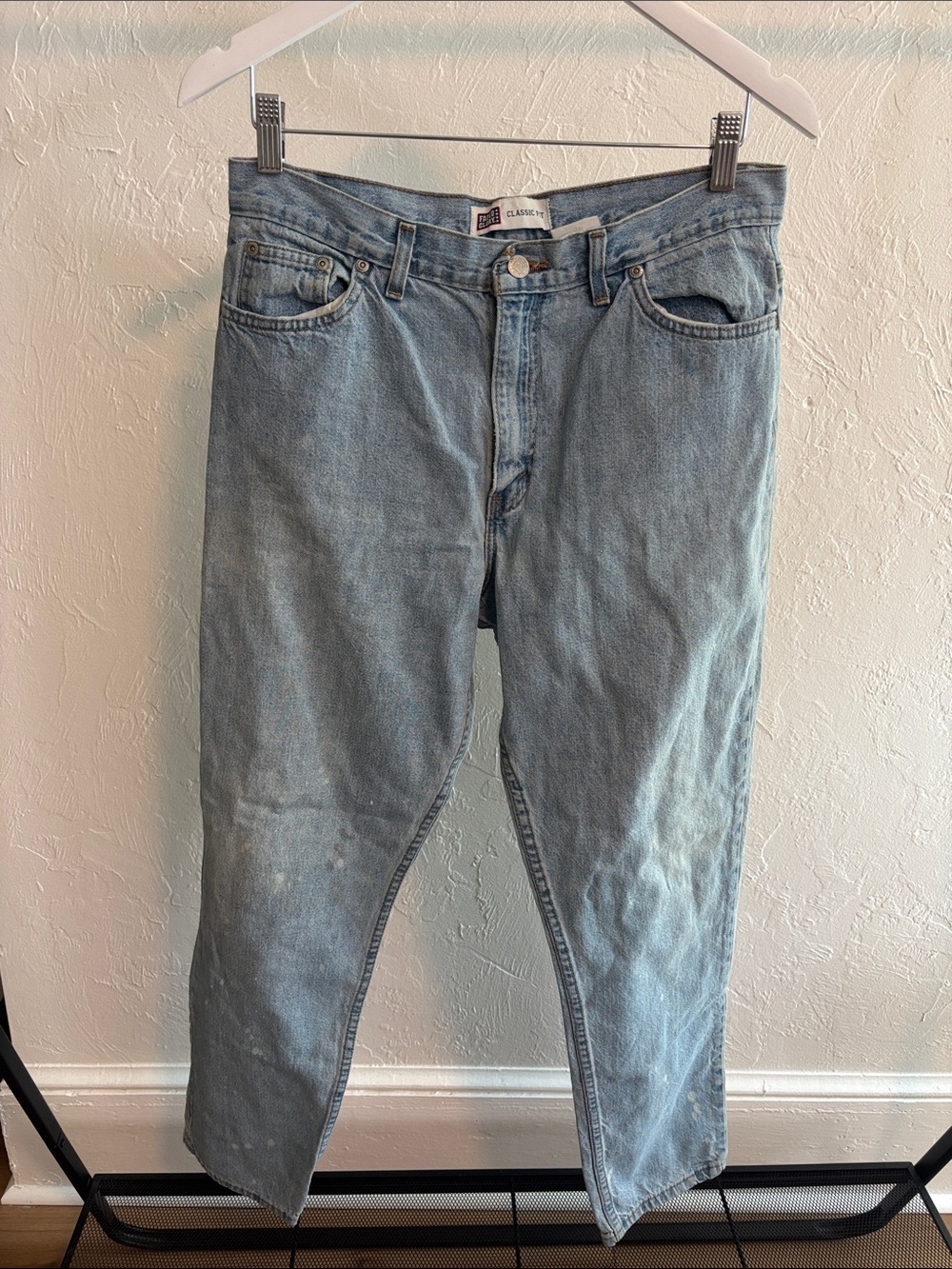 Faded Glory Classic Fit Women’s Straight-Leg Light Blue Jeans
